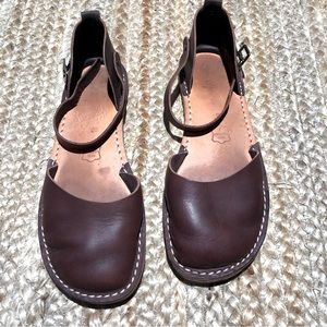 Barefoot Crupon Sandals 40